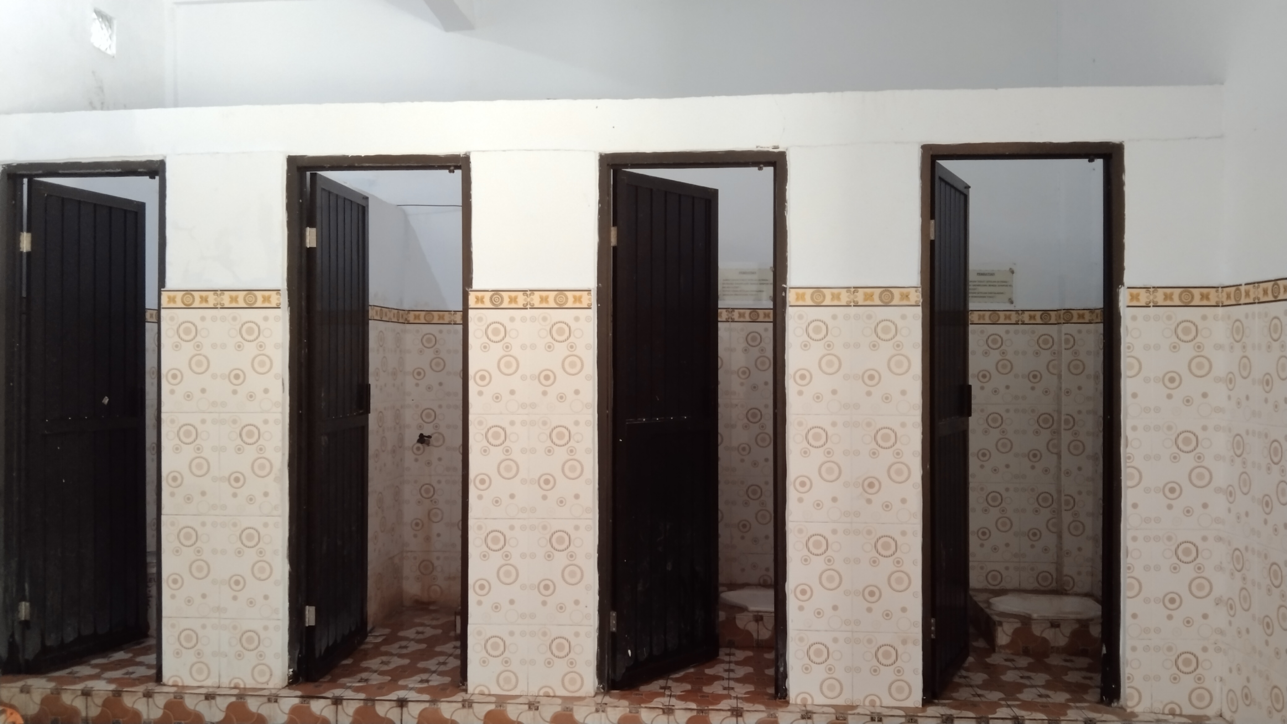 KAMAR MANDI MURID